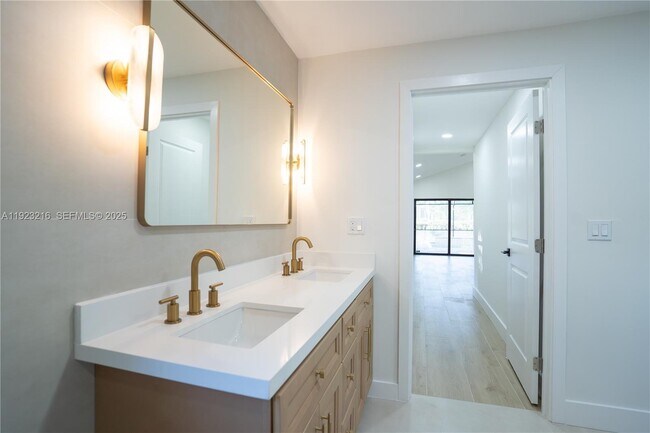 Building Photo - 16701 Bobcat Dr