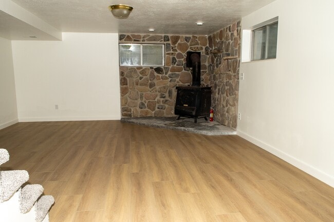 Building Photo - 245 W 500 S