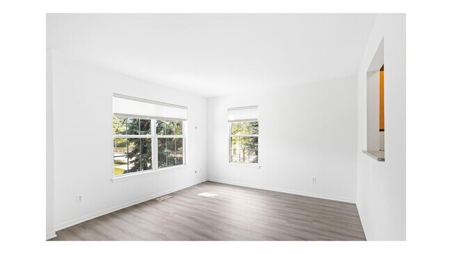 Building Photo - 880 Seville Row