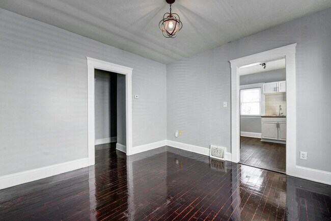 Building Photo - 1292 Fry Ave