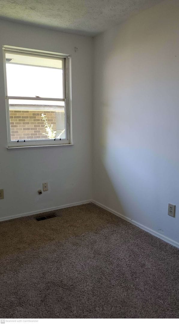 Building Photo - Cozy 3 Bed, 1 Bath, Convenient to I-70 and WPAFB, with AC!