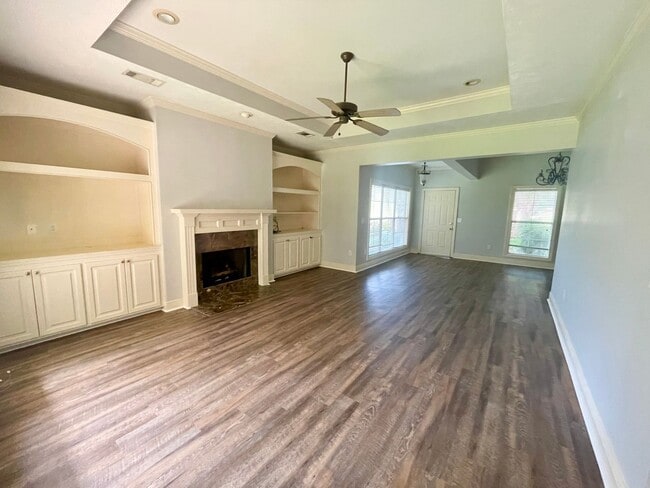 Building Photo - 3 Bedroom 2 Bathroom Home for Rent in Cast...