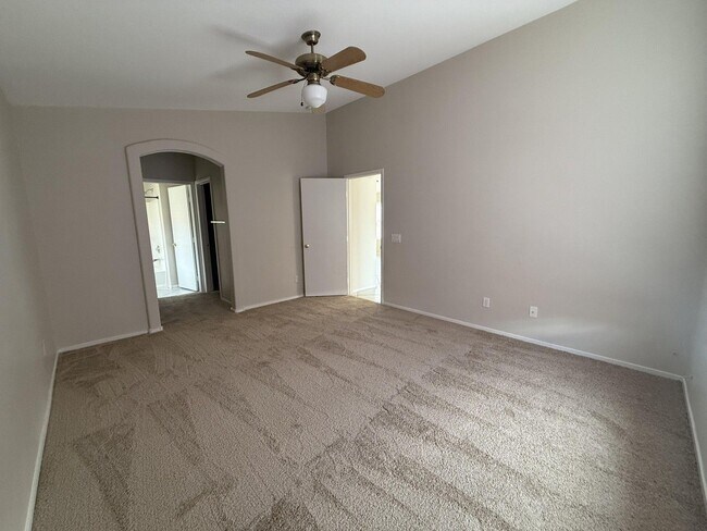 Building Photo - 4892 Perrone Ave