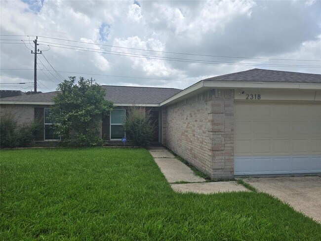 Primary Photo - 2318 Green Valley Dr
