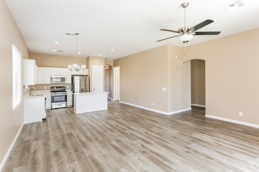 Building Photo - 5037 W Nancy Ln