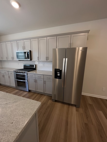 Building Photo - 15013 Camus Ct