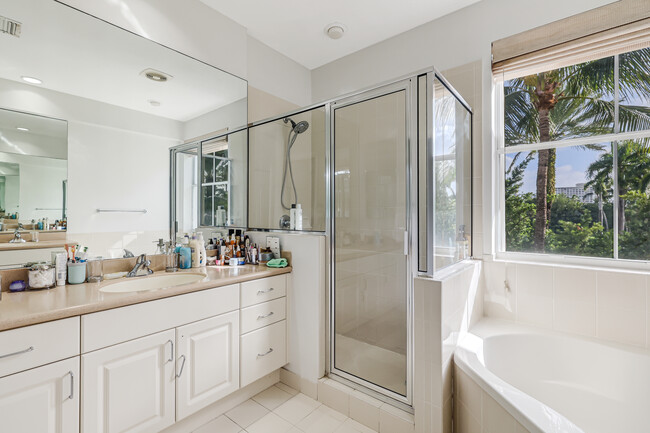 Building Photo - 1394 Harbor View W
