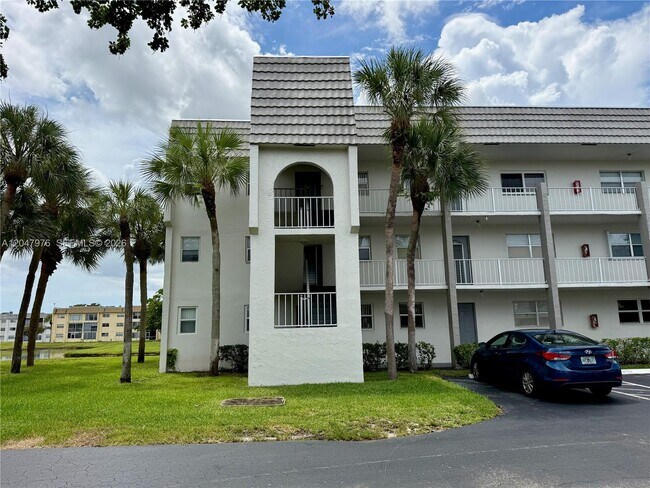 Building Photo - 8600 Sunrise Lakes Blvd