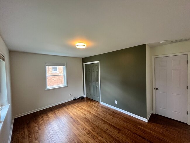 Building Photo - 714 Sheldon Ave