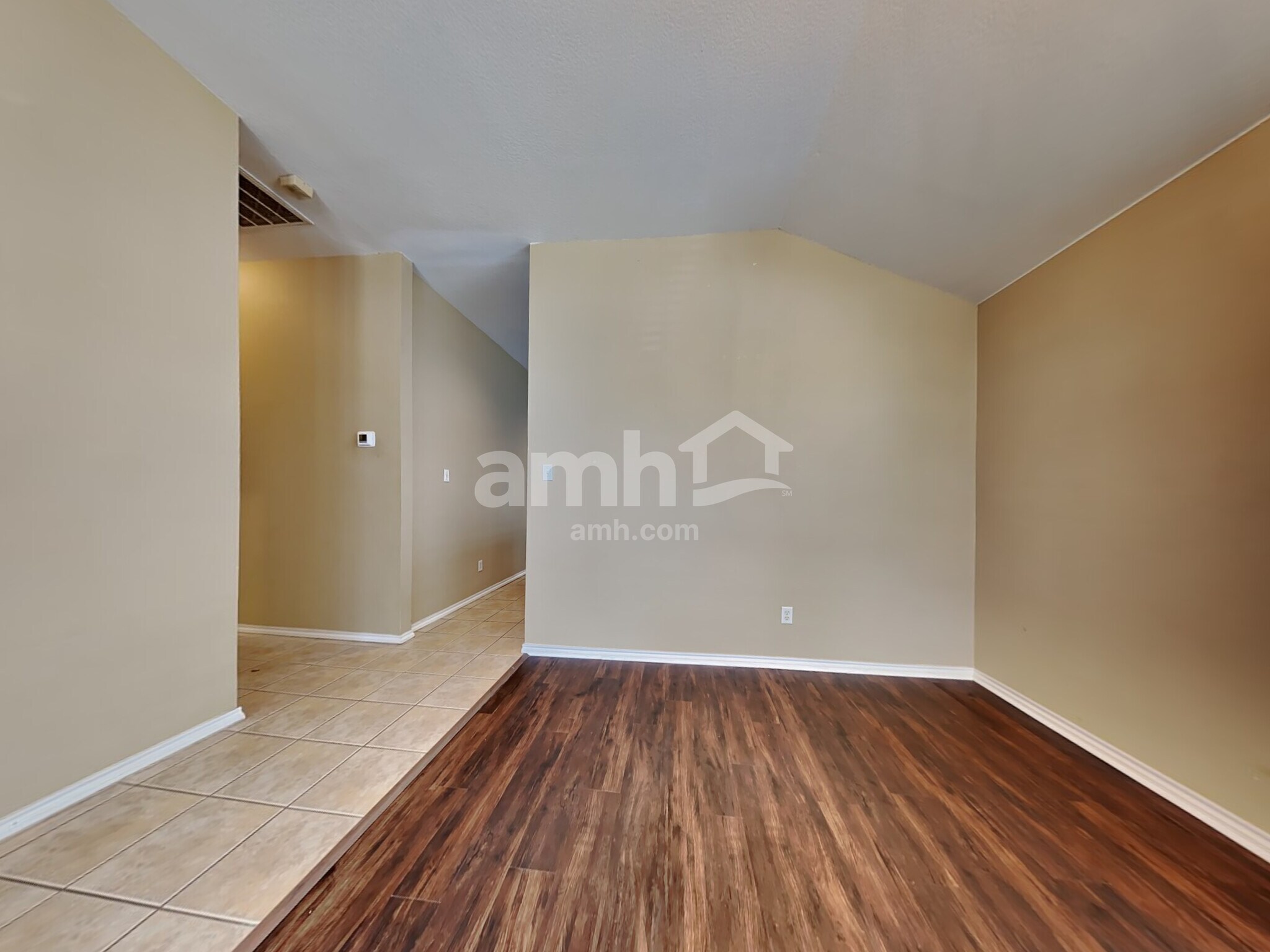 Building Photo - 8820 Sunset Trace Dr