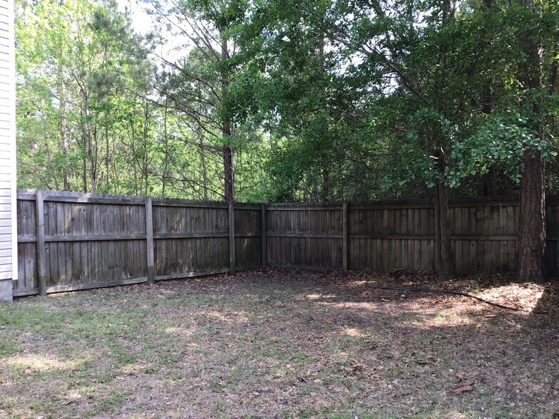 Building Photo - 130 Crossing Cir