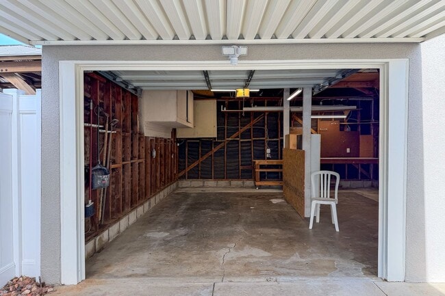 Building Photo - 431 Deodar Ave