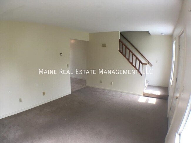 Building Photo - 45 Valley View Ln