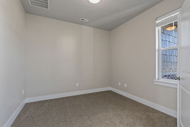 Building Photo - 6235 W Fireline St