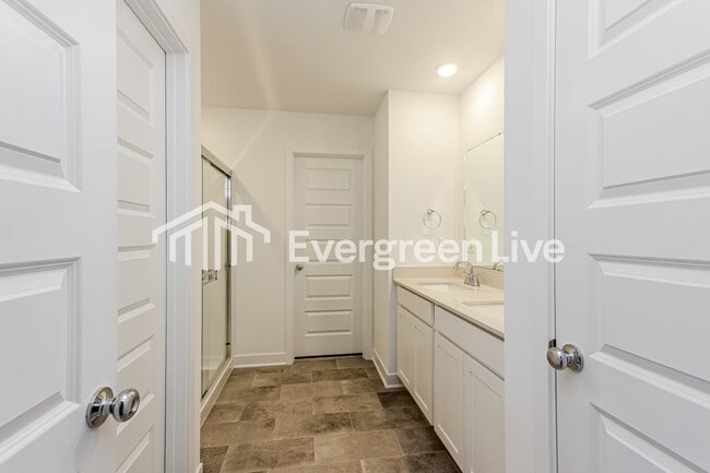 Building Photo - 852 Penrose Pl