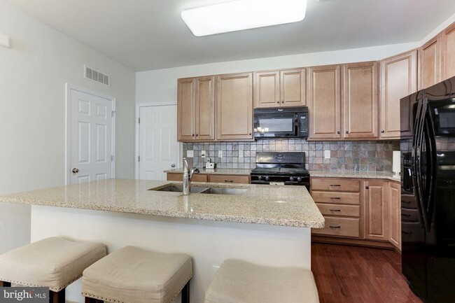 Building Photo - 20586 Geddes Terrace