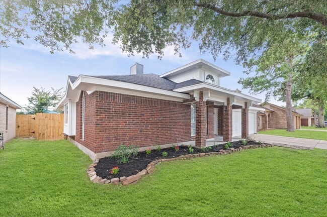 Building Photo - 17527 Hamilwood Dr