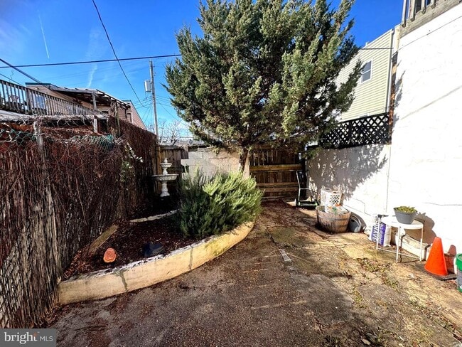 Building Photo - 208 S Washington St