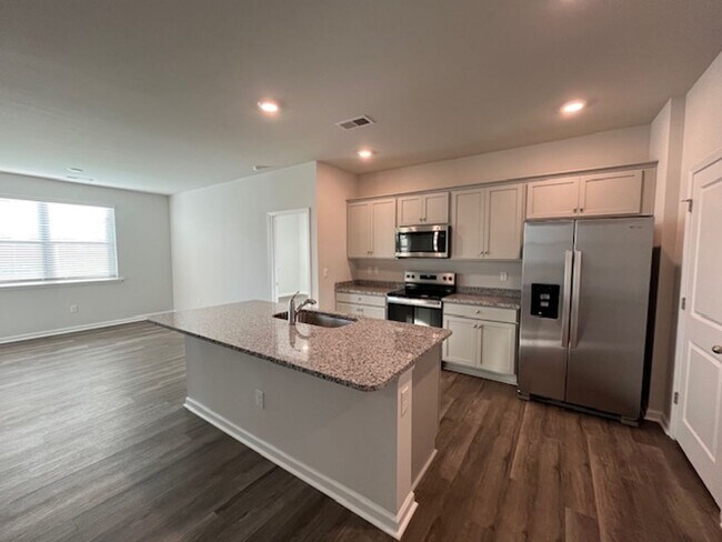 Building Photo - Welcome to your dream home in the heart of Leland, NC.