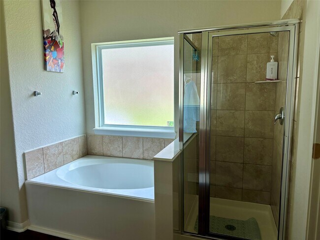 Building Photo - 18622 Each Elm Way