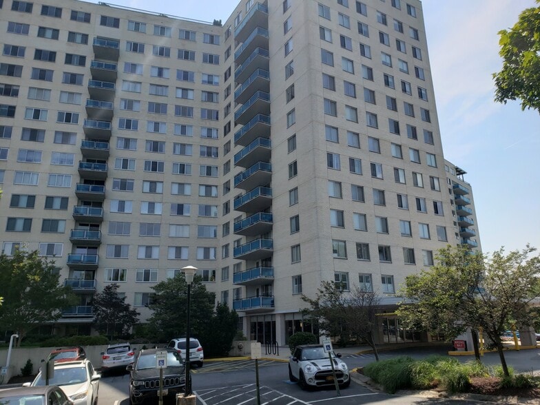 Building - Angle 2 - 10500 Rockville Pike