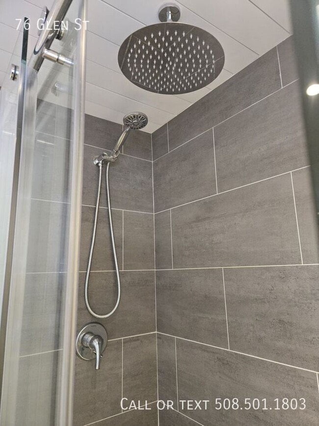 Building Photo - 76 Glen St