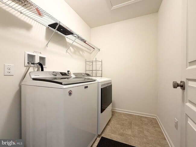 Building Photo - 308 Roarks Trail