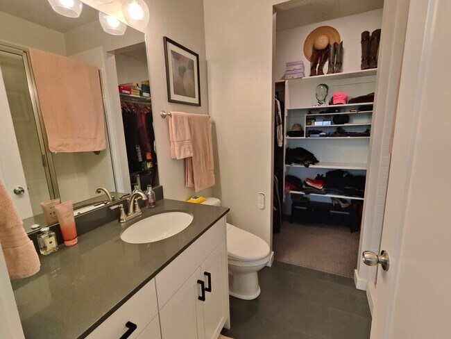 Building Photo - 10743 S Porcini Dr