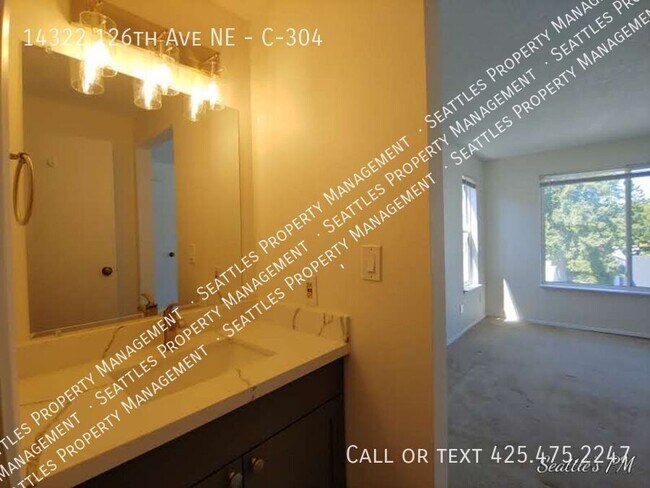 Building Photo - Top Floor 2 Bedroom Condo- with Vaulted Ce...