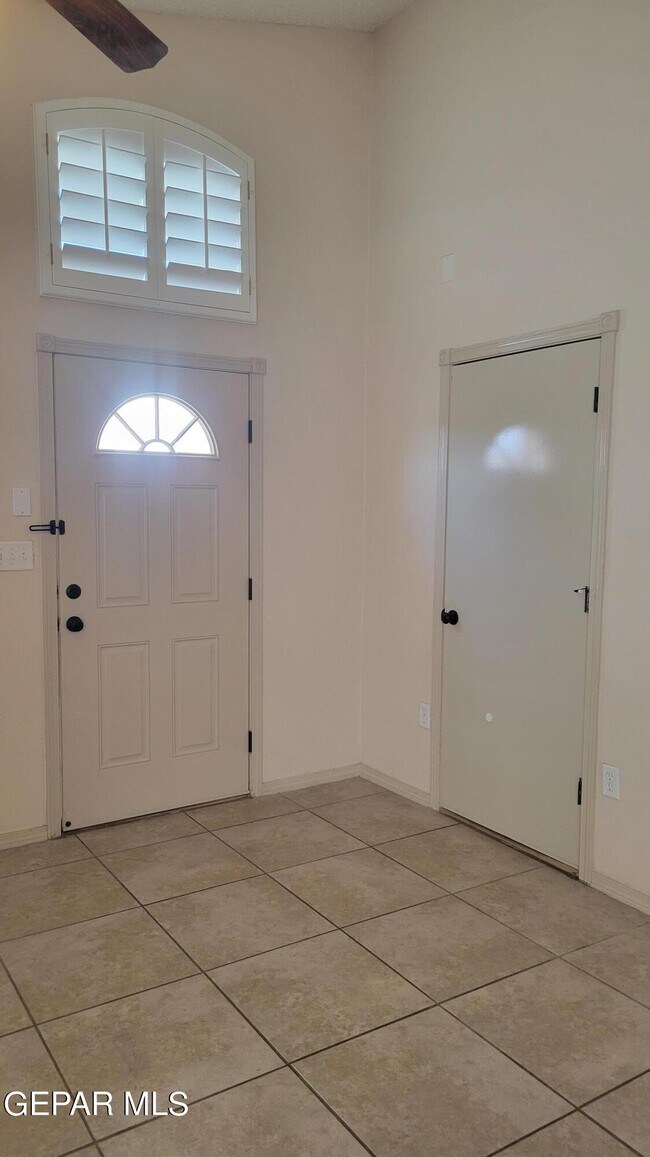 Building Photo - 14281 Gil Reyes Dr
