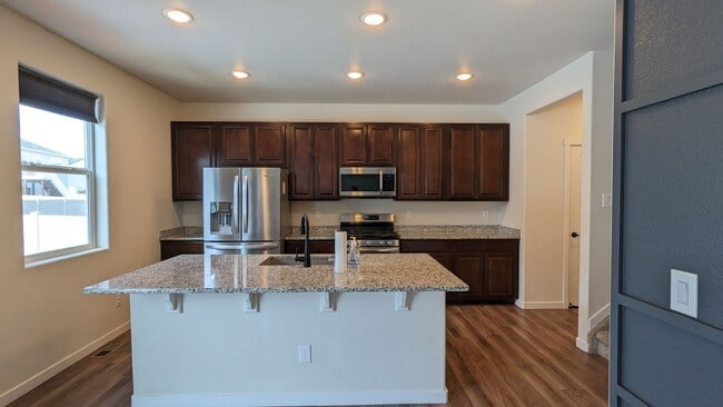 Building Photo - MODERN TWO STORY 3 BED/2.5 BATH WITH FENCE...