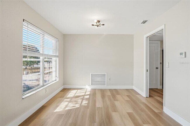 Building Photo - 1801 62nd Terrace S