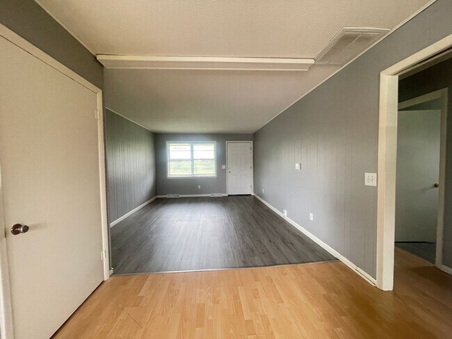 Building Photo - 4551 West Third Street