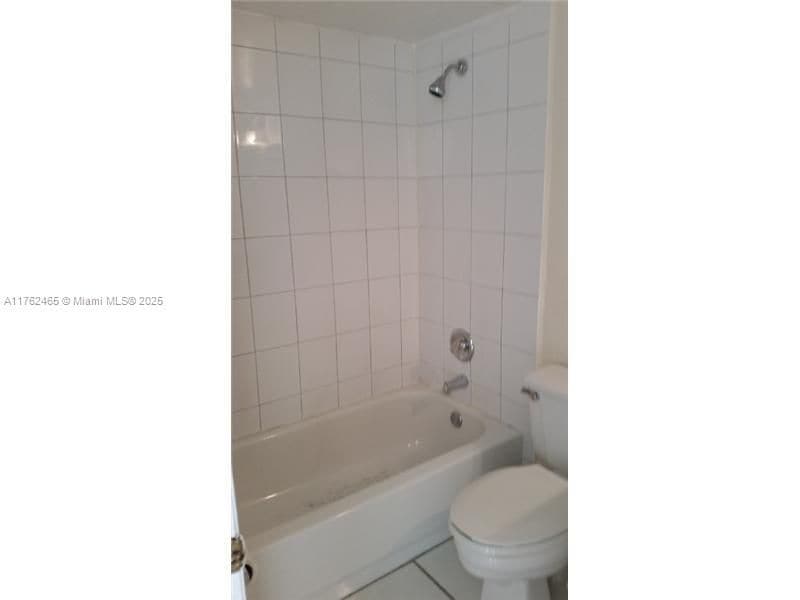 Building Photo - 7155 Miami Lakes Dr