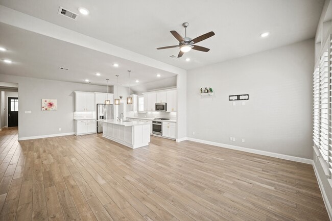 Building Photo - 19706 Dwight Eisenhower Dr