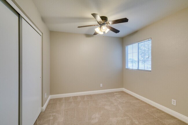 Building Photo - 437 Waterwheel Falls Dr