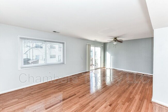 Building Photo - 8088 Edinburgh Dr
