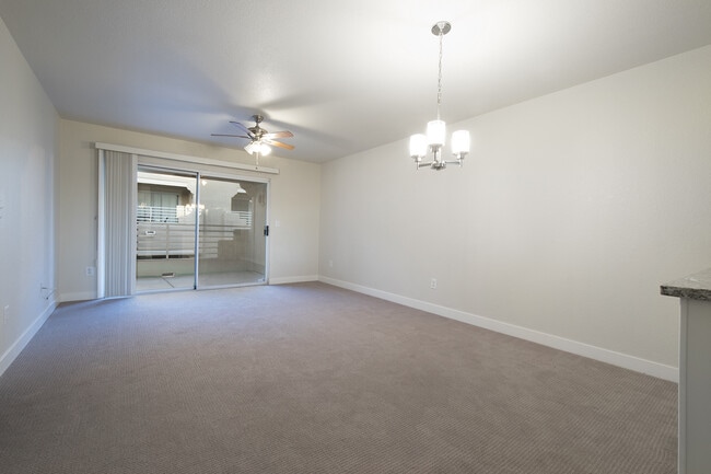 Building Photo - TOTALLY RENOVATED Summerlin Condo - Lake M...