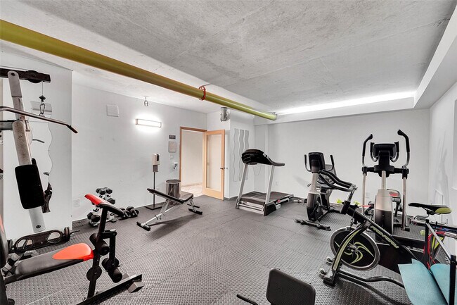 Building Photo - 1401 S Ocean Dr