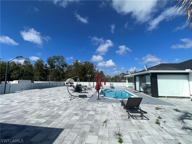 Building Photo - 3417 31st St W