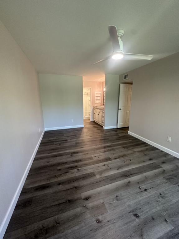 Building Photo - 367 N Melrose Dr