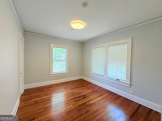 Building Photo - 557 Manford Rd SW