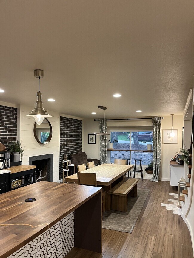 Building Photo - 10739 E Crestridge Cir