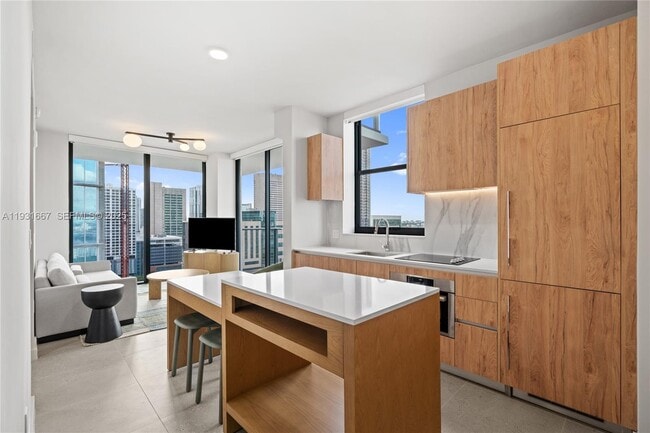 Building Photo - 11 NE 6th St