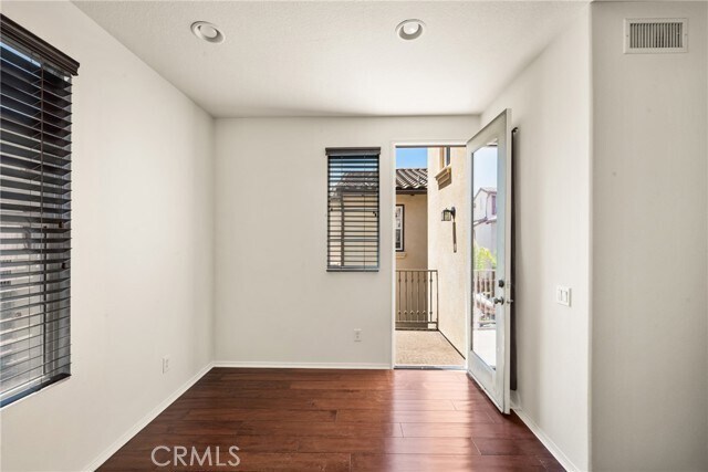 Building Photo - 125 Tall Oak