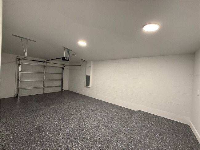 Building Photo - 14 Locust Rad