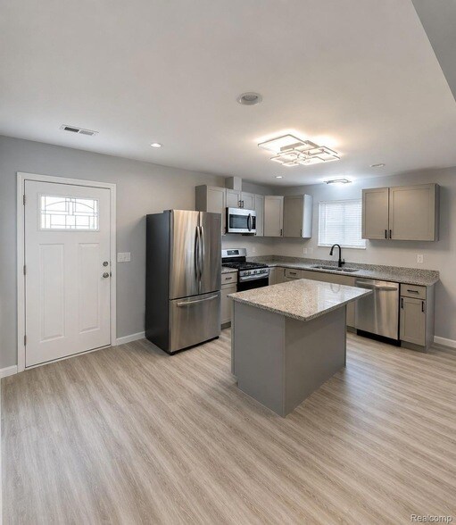 Building Photo - 27865 Brettonwoods St