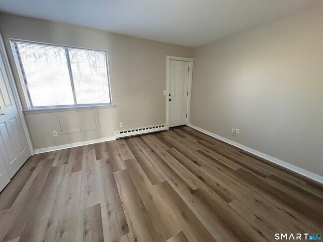 Building Photo - 295 Redstone Hl Rd