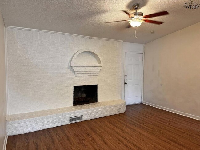 Building Photo - 4111 McGaha Ave