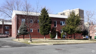 Building Photo - 726 N Nelson St